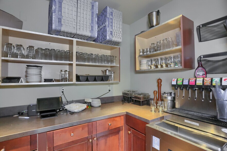 More Photos Of 634 Camp Horne Rd, Pittsburgh General Retail For Sale
