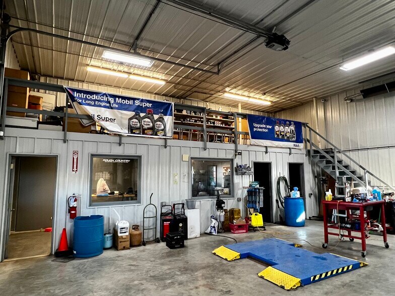 More Photos Of 1719 E Jackson St, Macomb Auto Dealership For Sale