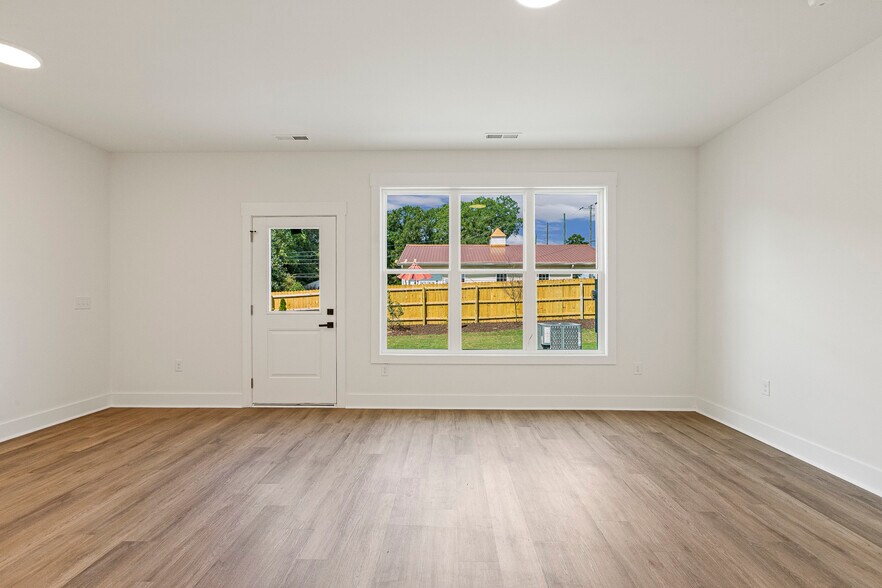 More Photos Of 114 Chella Ct, Sanford Multifamily For Sale