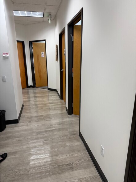 More Photos Of 1060-1070 E Green St, Pasadena Medical For Lease