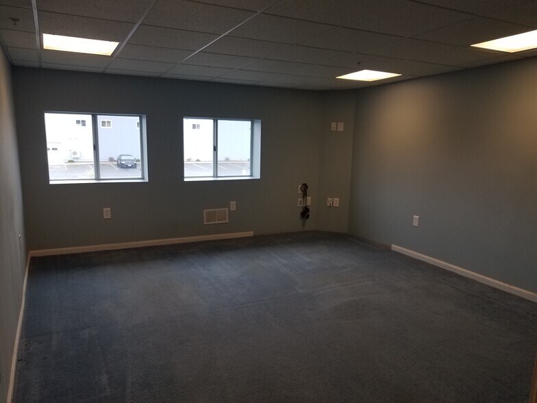 More Photos Of 280 Heritage Ave, Portsmouth Warehouse For Sale