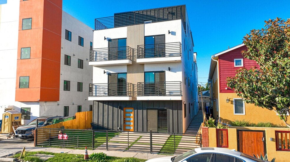 More Photos Of 1359 W 35th Pl, Los Angeles Multifamily For Sale