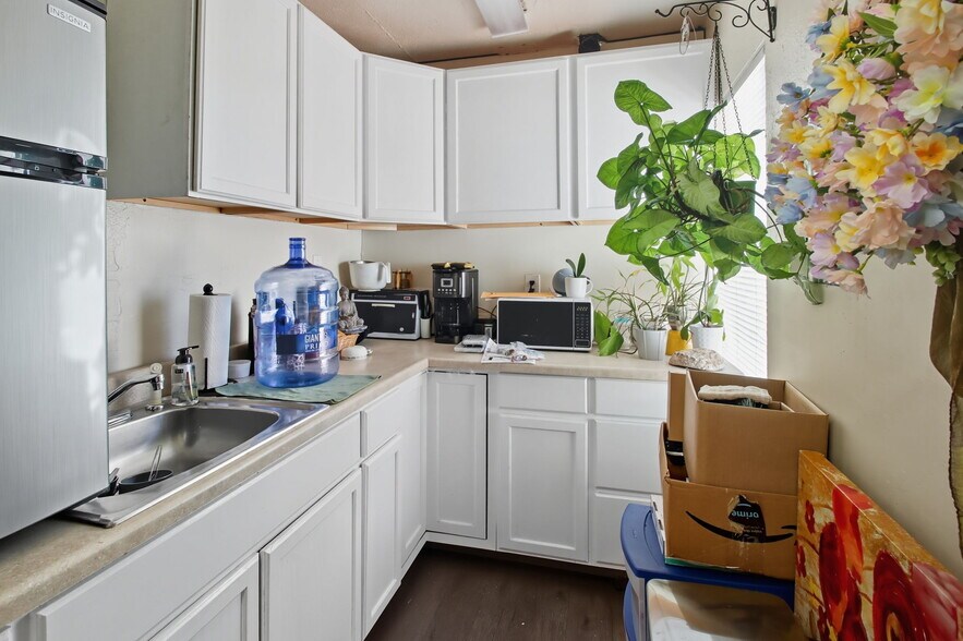 More Photos Of 1345 Kipling St, Lakewood Office For Sale
