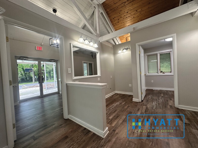 More Photos Of 1300 Ritchie Hwy, Arnold Office For Lease