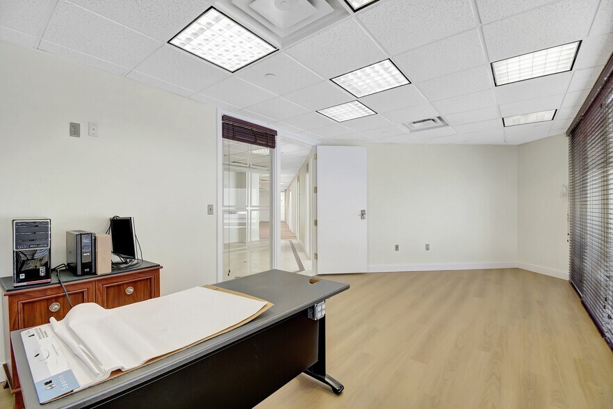 More Photos Of 200 S Andrews Ave, Fort Lauderdale Medical For Sale