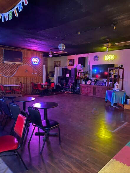 More Photos Of 2805 Fort Argyle Rd, Bloomingdale Bar For Sale