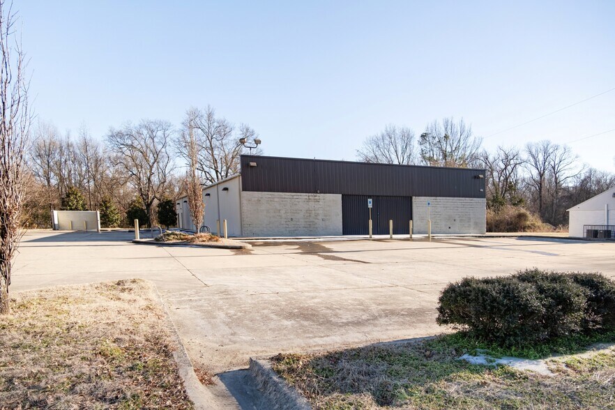 More Photos Of 5226 Highway 61, Memphis Freestanding For Lease