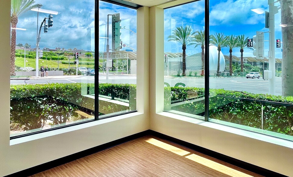 More Photos Of 280 Newport Center Dr, Newport Beach Medical For Lease