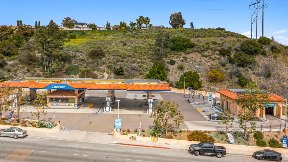 More Photos Of 12929 Rancho Penasquitos Blvd, San Diego Service Station For Sale