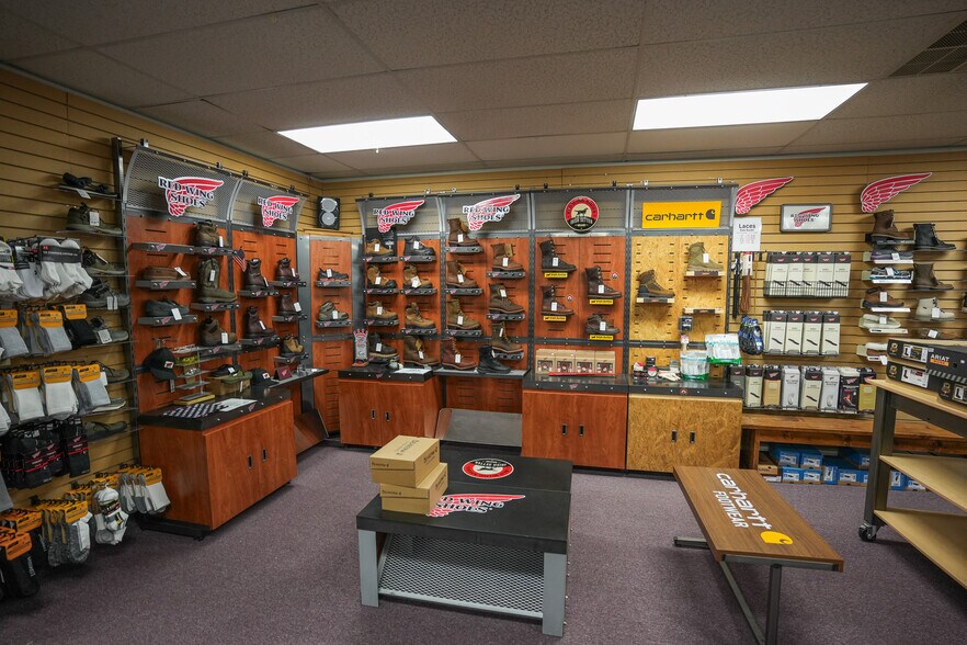 More Photos Of 418 Delaware Ave, Palmerton Storefront For Sale