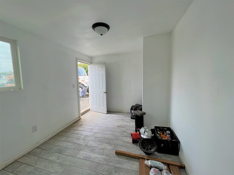 More Photos Of 9920 Arlington Ave, Riverside Warehouse For Sale