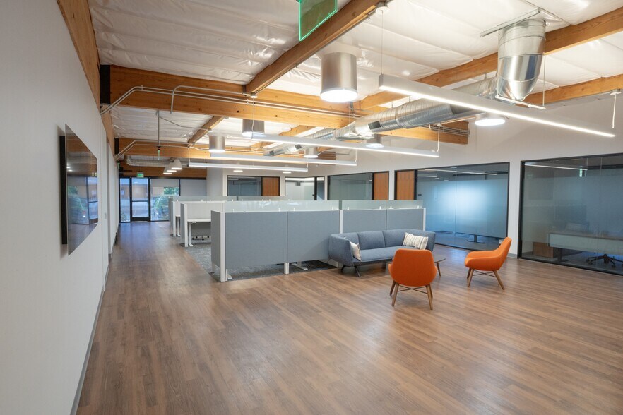 More Photos Of 5186 Carroll Canyon Rd, San Diego Office For Sale