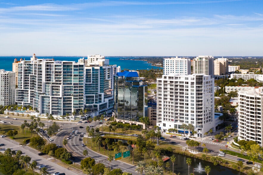 More Photos Of 2 N Tamiami Trl, Sarasota Office For Lease