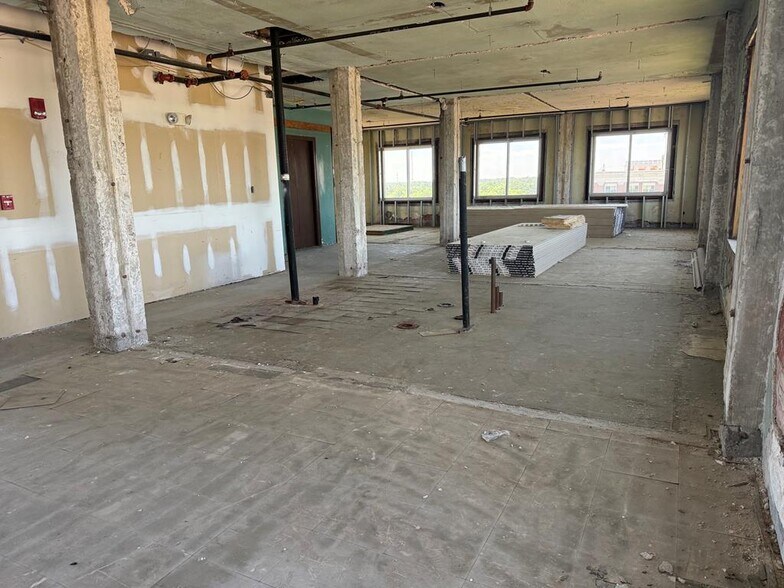 More Photos Of 327 Main St, Greenwood Office For Sale