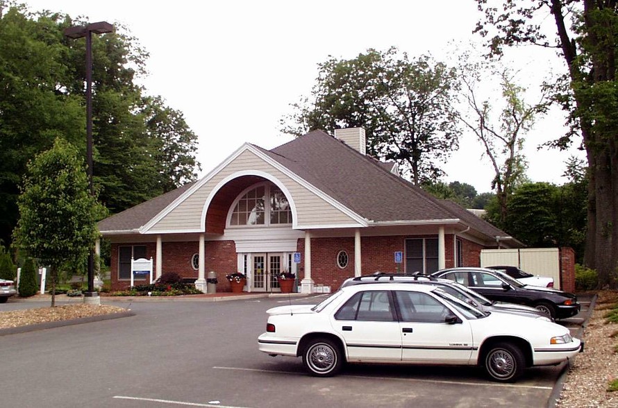 More Photos Of 887 Bridgeport Ave, Shelton Medical For Lease