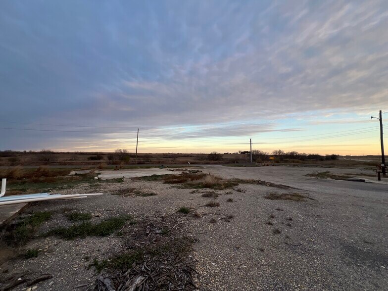 More Photos Of 14201 S State Highway 95, Coupland Land For Sale