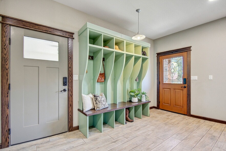 More Photos Of 4748 N 4318, Pryor Flex For Sale