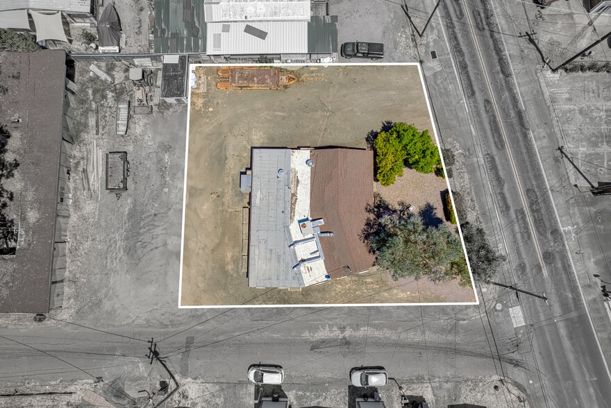 More Photos Of 2509 Lakeshore Blvd, Lakeport Restaurant For Sale