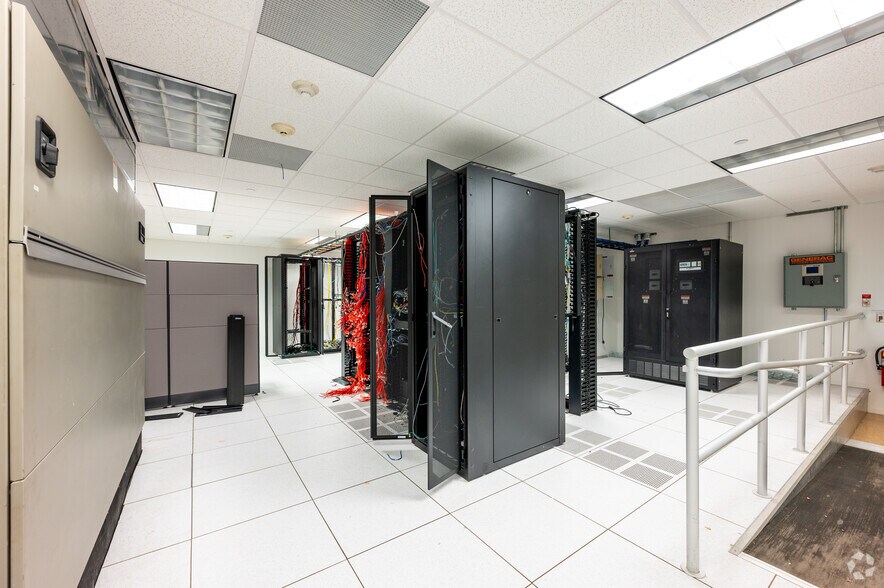 More Photos Of 14611 W Commerce Rd, Daleville Office For Lease