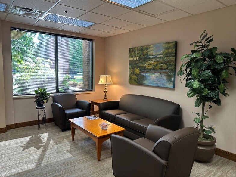 More Photos Of 7755 Paragon Rd, Dayton Medical For Lease