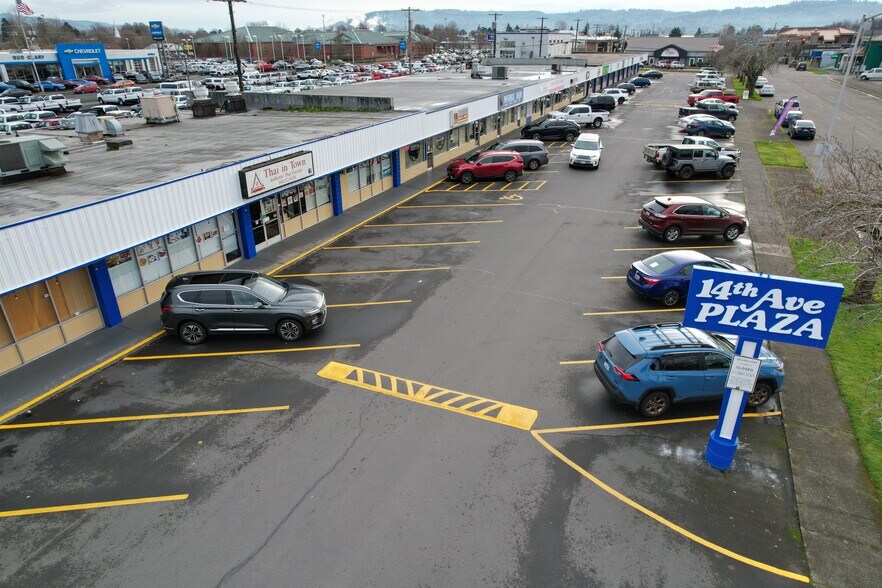 Primary Photo Of 1050 14th Ave, Longview General Retail For Lease