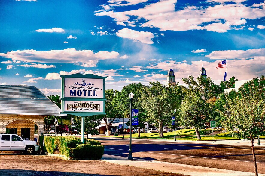 More Photos Of 145 N Main St, Manti Hotel For Sale