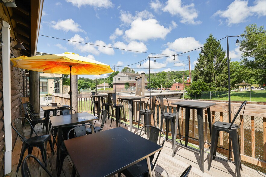 More Photos Of 121 Main Ave, Hawley Restaurant For Lease