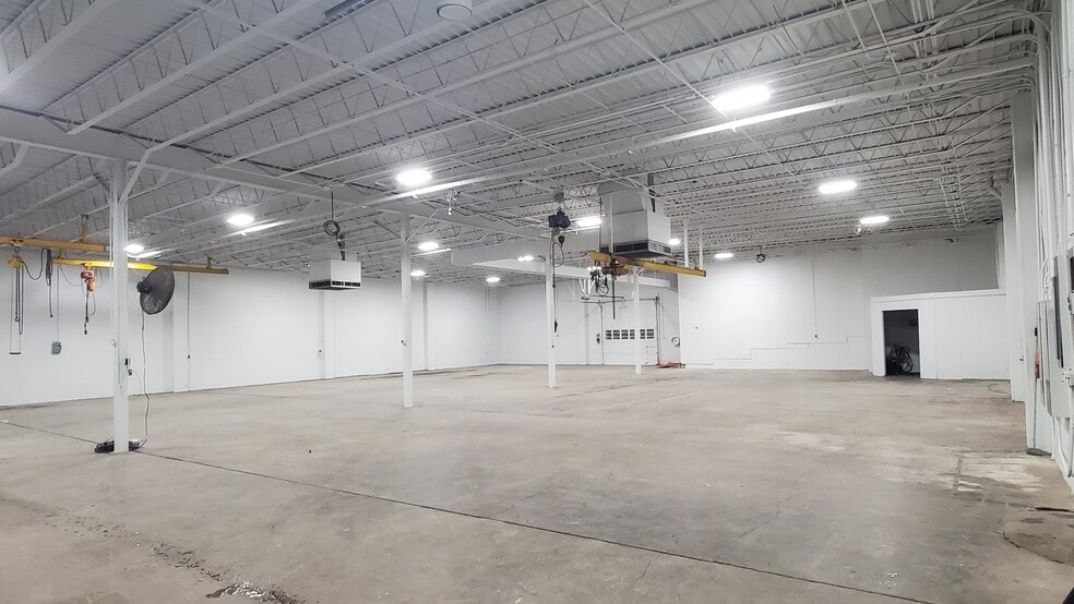 More Photos Of 1586 Paw Paw Ave, Benton Harbor Warehouse For Sale