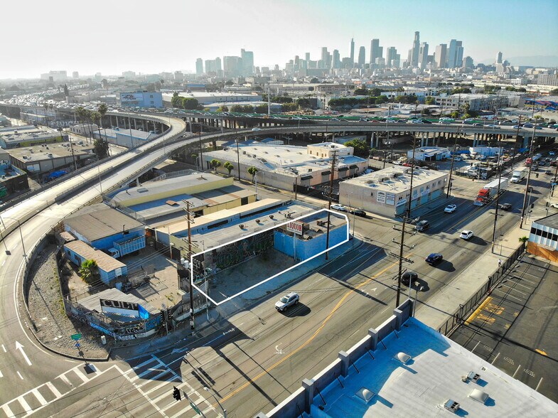 Primary Photo Of 1601 S Alameda St, Los Angeles Convenience Store For Sale