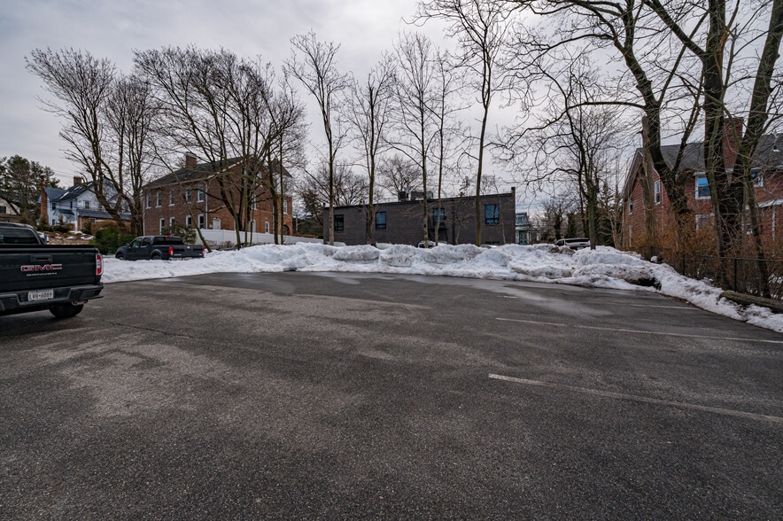 More Photos Of 48 Elm St, Huntington Office For Lease