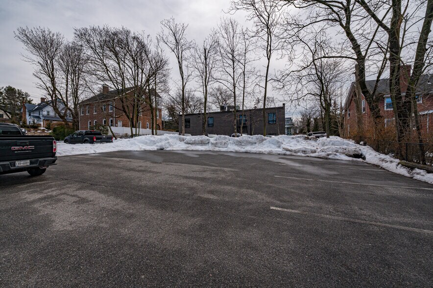 More Photos Of 48 Elm St, Huntington Office For Lease