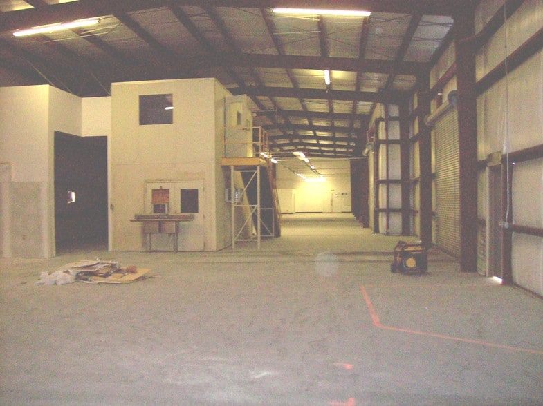 More Photos Of 56 S Dixie Hwy, Saint Augustine Warehouse For Lease