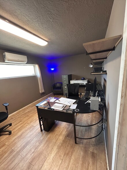 More Photos Of 122 Navajo St, Salt Lake City Manufacturing For Lease