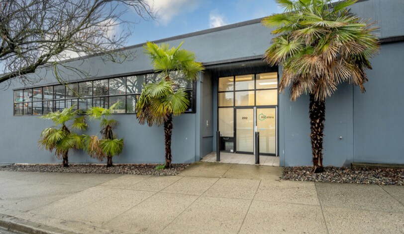 More Photos Of 2512 Yukon St, Vancouver Storefront Retail Office For Lease