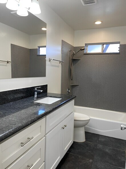 More Photos Of 8545-49 Winter Gardens Blvd, Lakeside Apartments For Sale