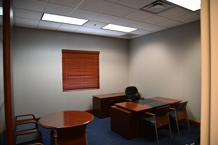 More Photos Of 500 Gulf Fwy S, League City Auto Dealership For Sale