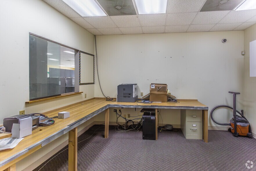 More Photos Of 2395 Harrison St, Batesville Department Store For Sale