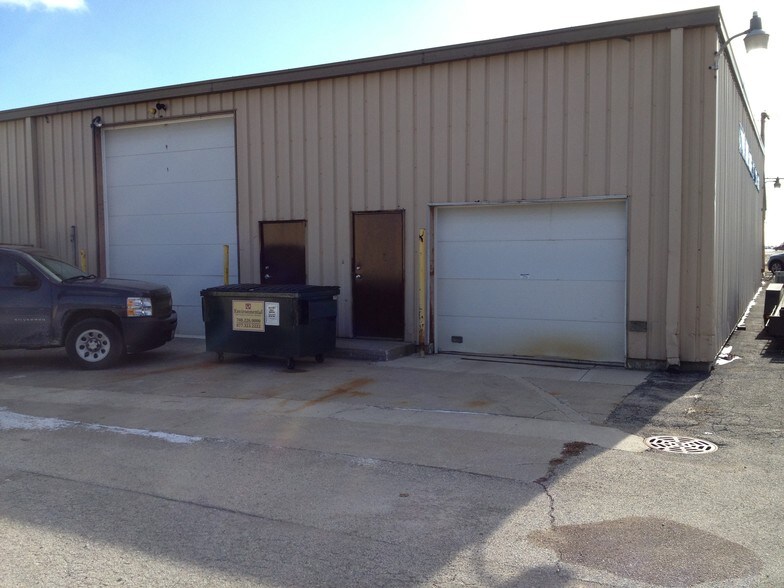More Photos Of 20654 Burl Ct, Joliet Flex For Lease