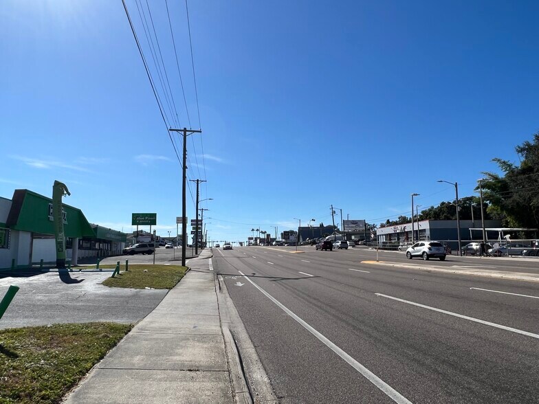 More Photos Of 8610 N Suwanee Ave, Tampa General Retail For Sale