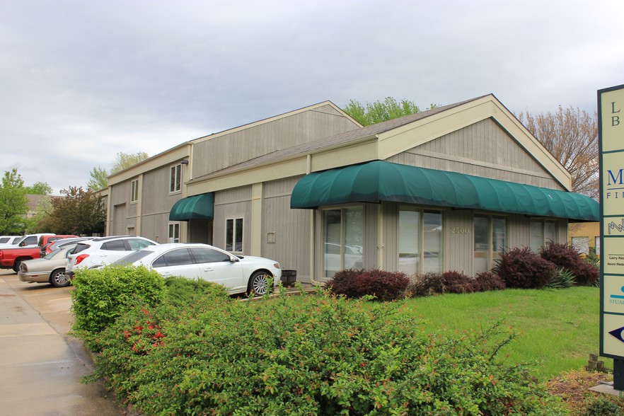 More Photos Of 2500 W 31st St, Lawrence Office For Sale