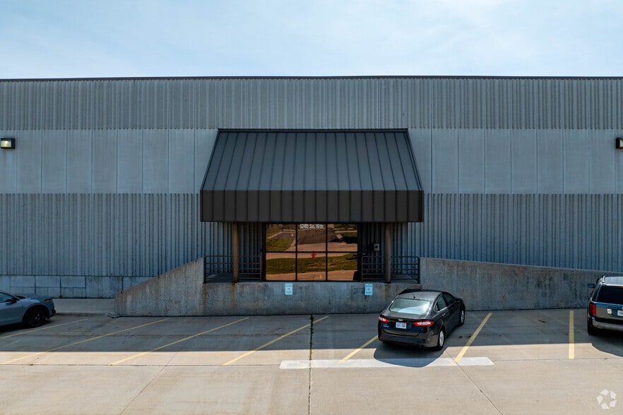 More Photos Of 5240 S 19th St, Lincoln Industrial For Sale