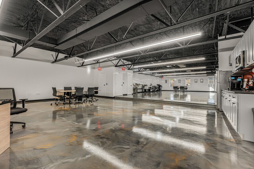 More Photos Of 162-20 77th Rd, Flushing Light Manufacturing For Sale