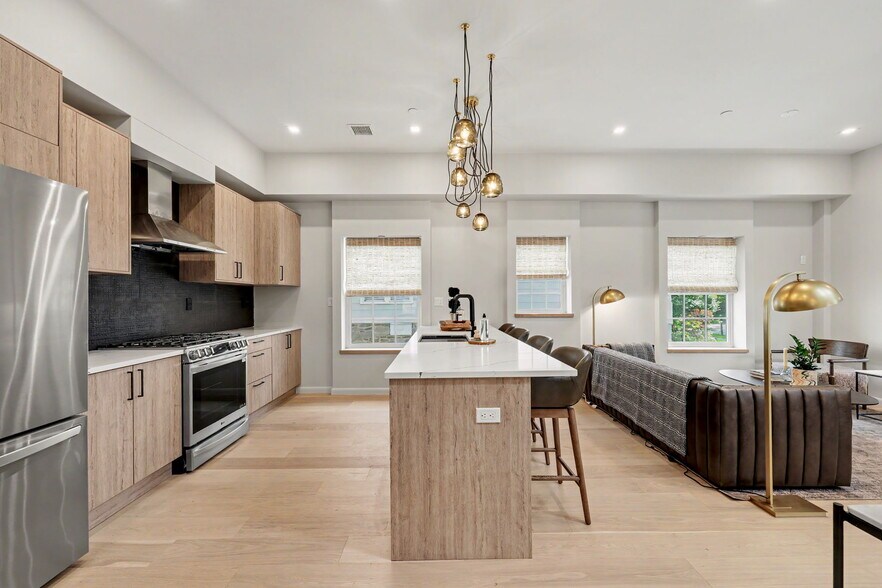 More Photos Of 63 Church St, Greenwich Apartments For Sale
