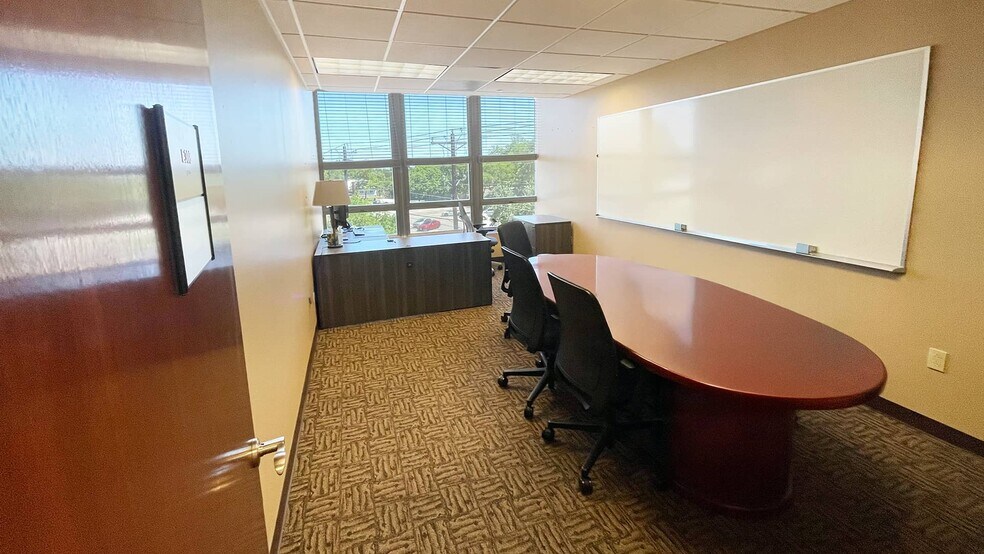 More Photos Of 205 E University Ave, Georgetown Office For Lease