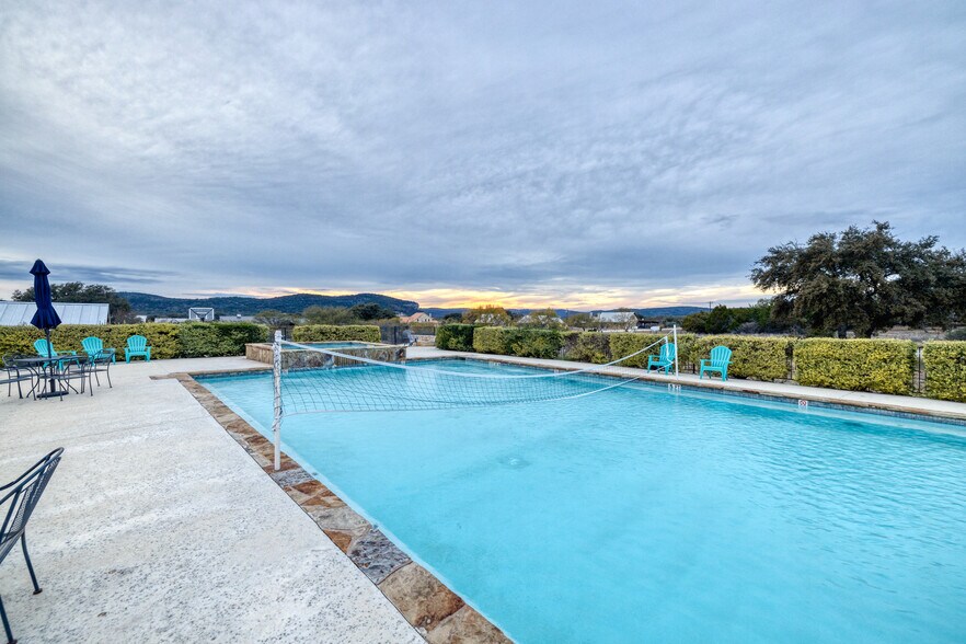 More Photos Of 16 Mountain Laurel Ln, Concan Hospitality For Sale