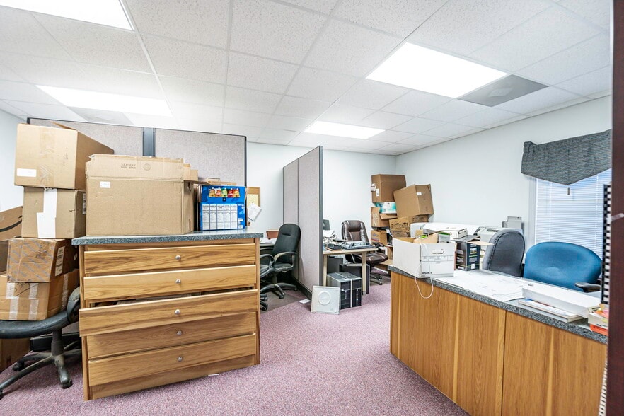 More Photos Of 10310 Memory Ln, Chesterfield Office For Sale