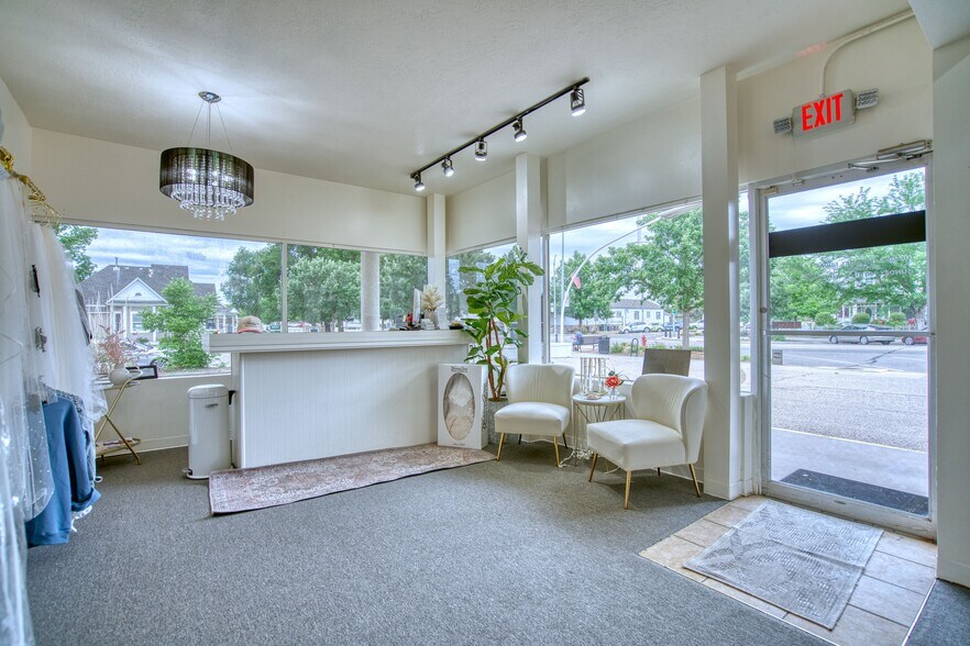 More Photos Of 529 Main St, Windsor Freestanding For Sale