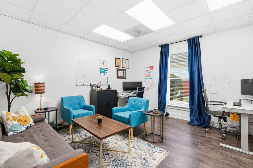 More Photos Of 324 Cherokee St NE, Marietta Office For Lease