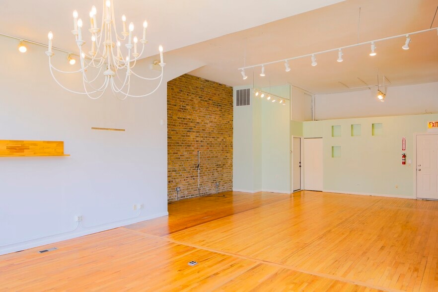 More Photos Of 1925 W Division St, Chicago Apartments For Sale