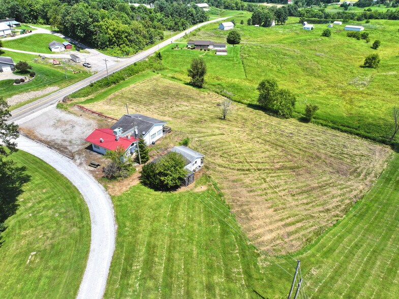 More Photos Of 19510 Leatherwood Rd, Salesville Freestanding For Sale